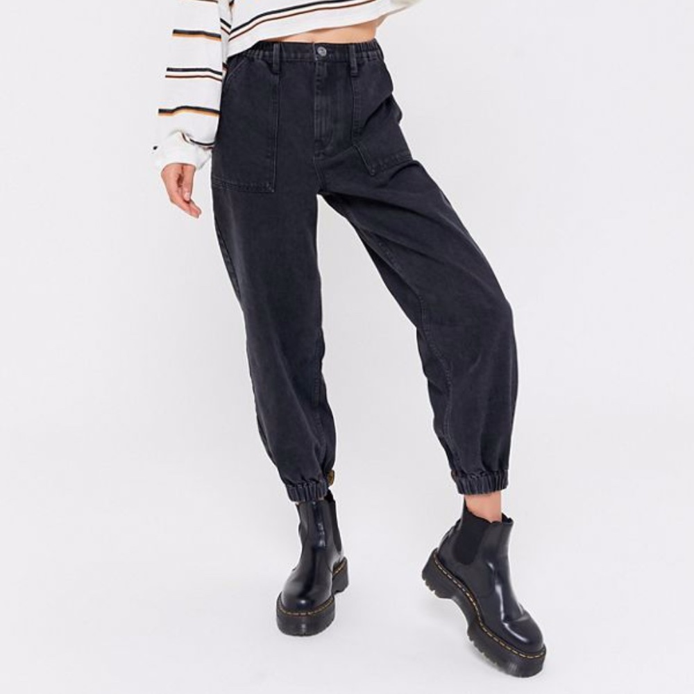 BDG Luca High-Waisted Jogger Jean – Washed Black